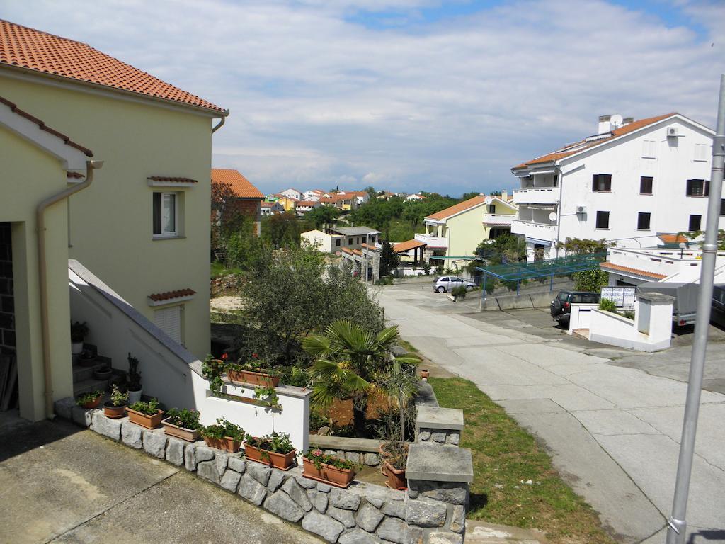 Apartments Njivice Bajcic Exteriör bild