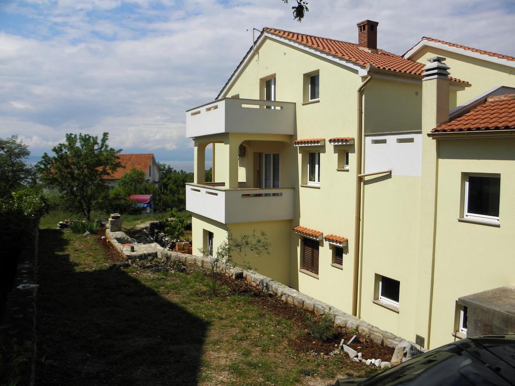 Apartments Njivice Bajcic Exteriör bild